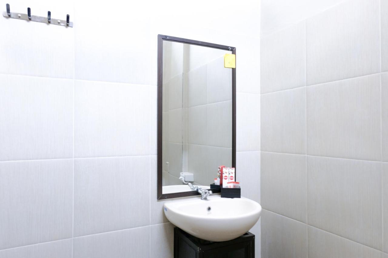 Oyo 683 Jepun Guesthouse Матарам Екстериор снимка